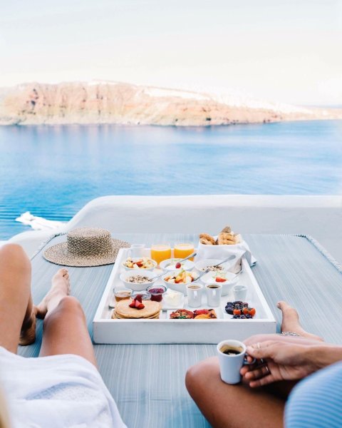 Надпись на песке на море