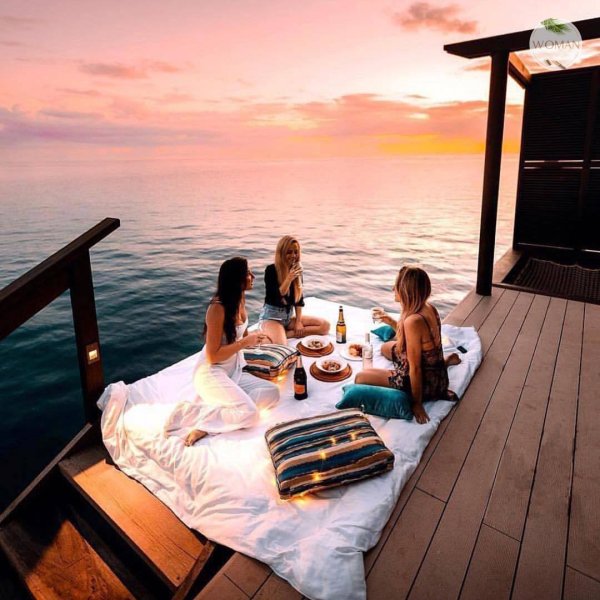 Подружки на море