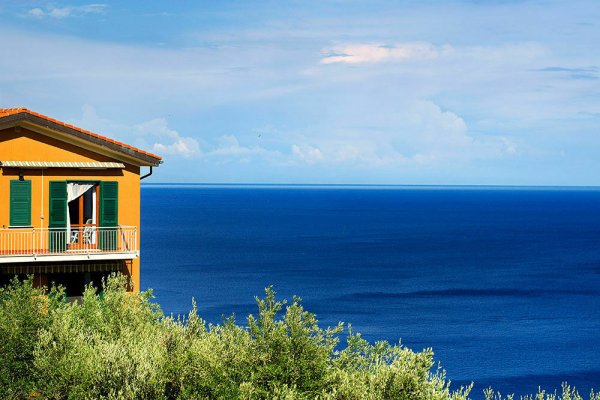 Домик у моря