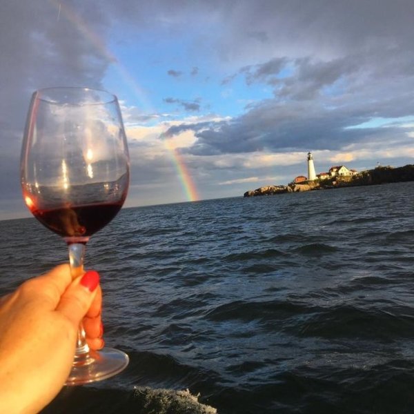 Бокалы на пляже