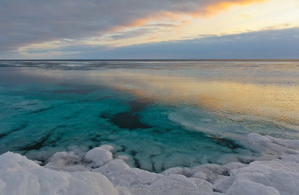 Побережье Охотского моря зимой