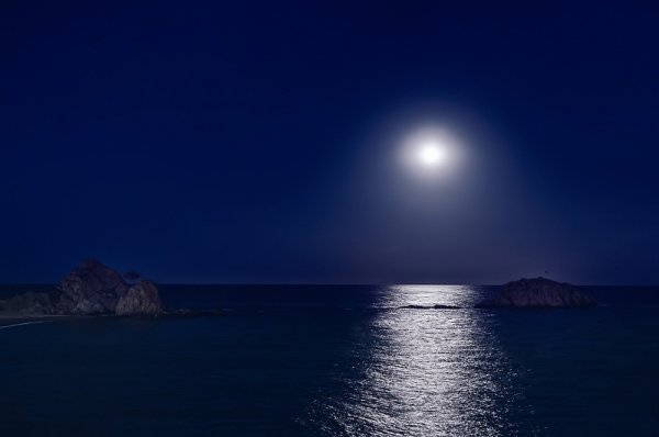 Ночь Луна море