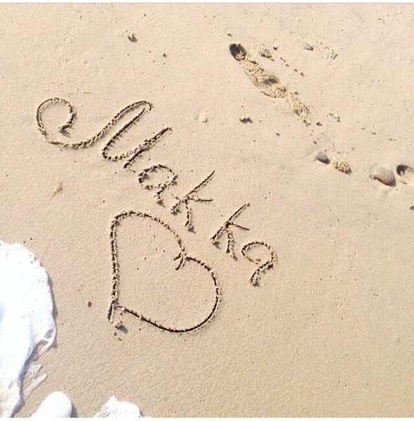 Сердечко на песке