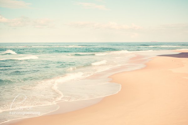 Море в бежевых тонах