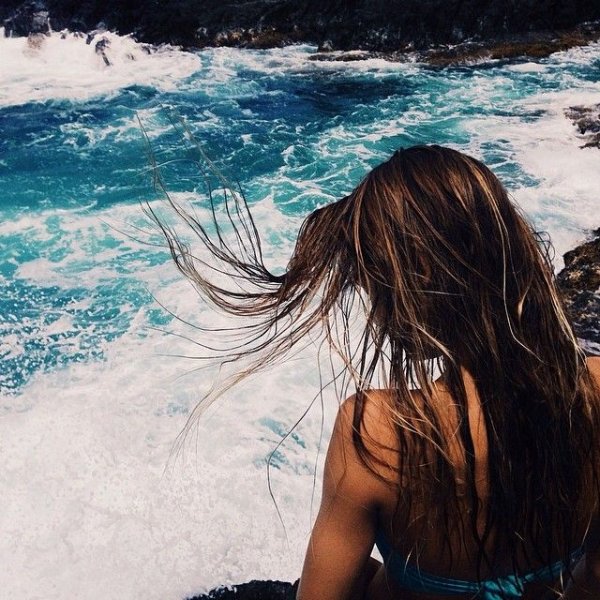 Волосы на море