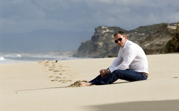 Дэниел Крейг 007 пляж