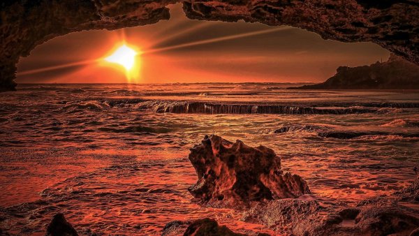 Закат из пещеры