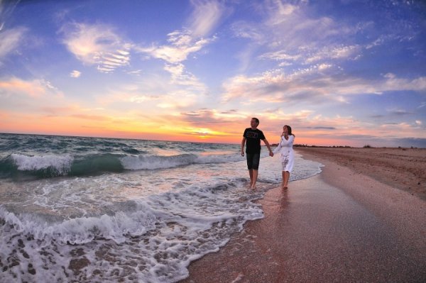 Прогулка по берегу моря