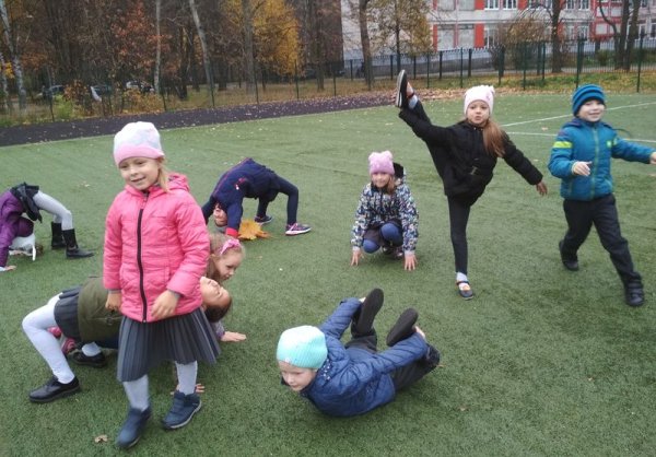 Детская игра замри на месте