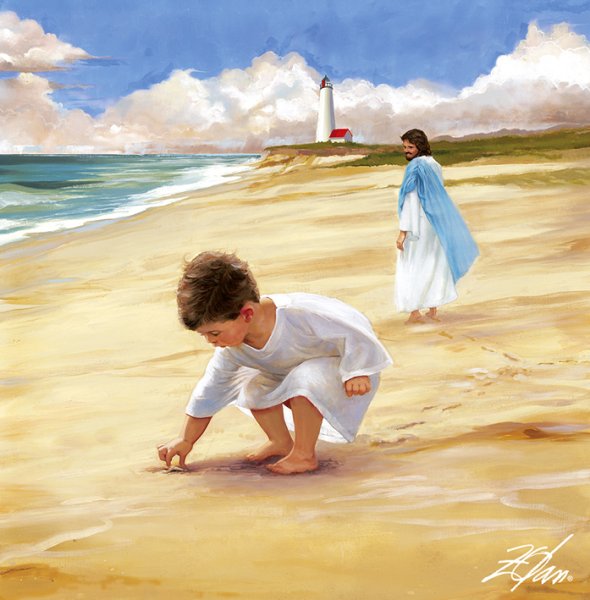 Мальчик купается в море