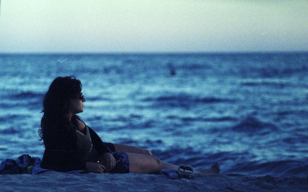 Брюнетка со спины