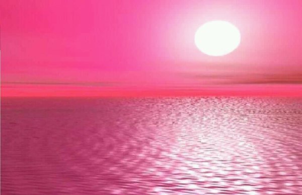 Море утром розовое