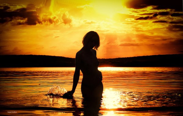 Девушка на закате