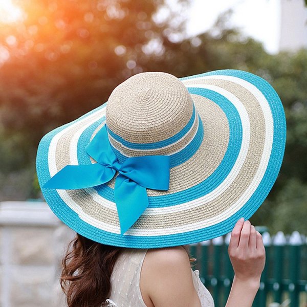 Шляпа лежит