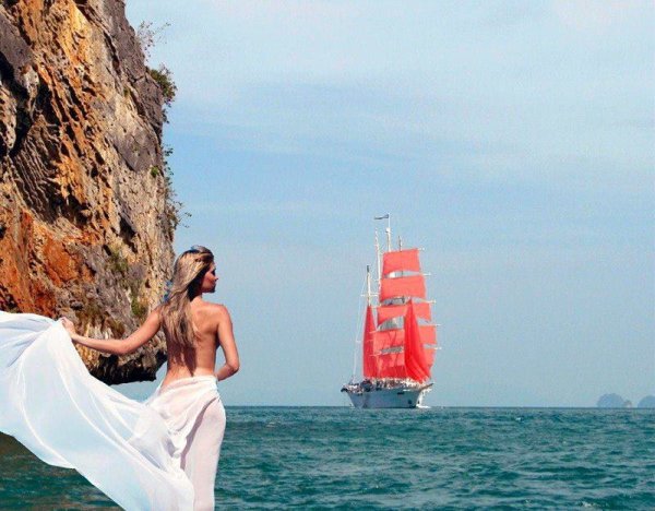 Девушка на пароходе