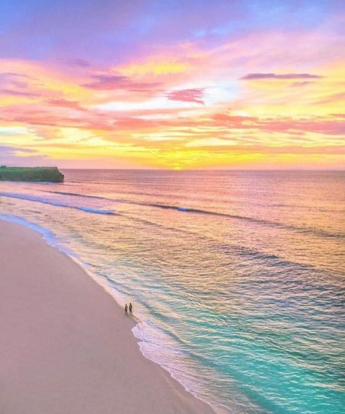 Красивый рассвет на море