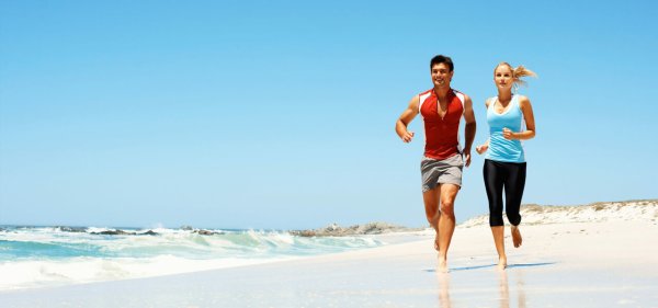 Человек бежит по воде