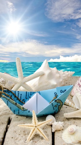 Волны прибоя в море