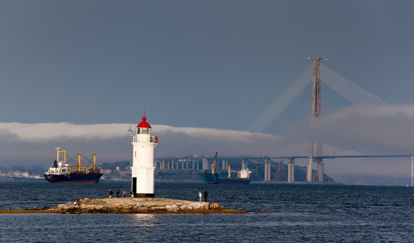 Маяк на острове русский Владивосток