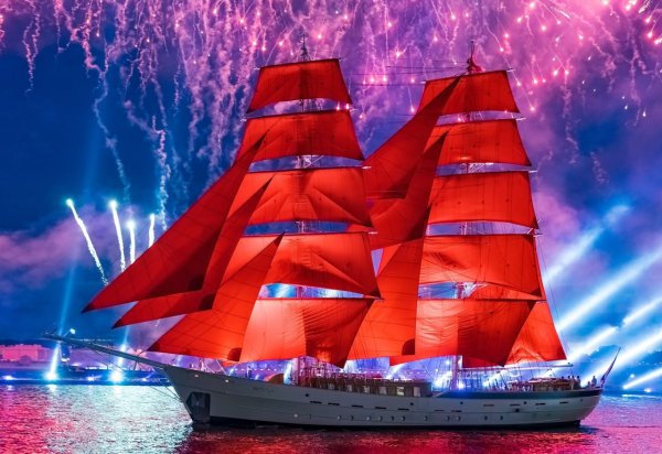 Корабль в море