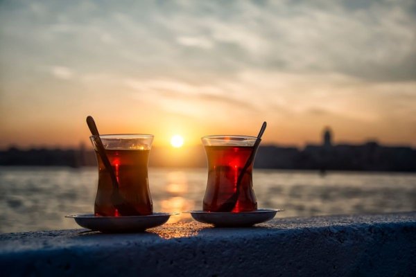 Чашка кофе на закате