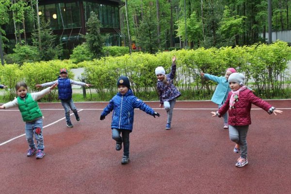 Волнуется синее море