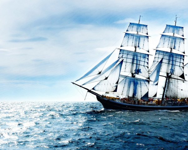 Золотая рыбка в море