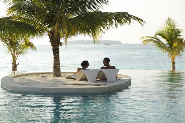 Семья на море