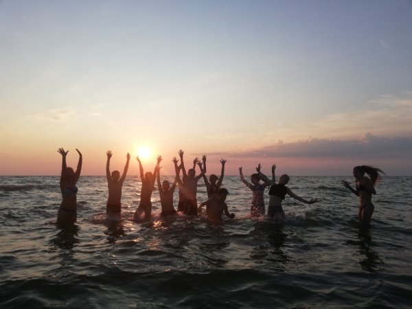 Море зовет надпись