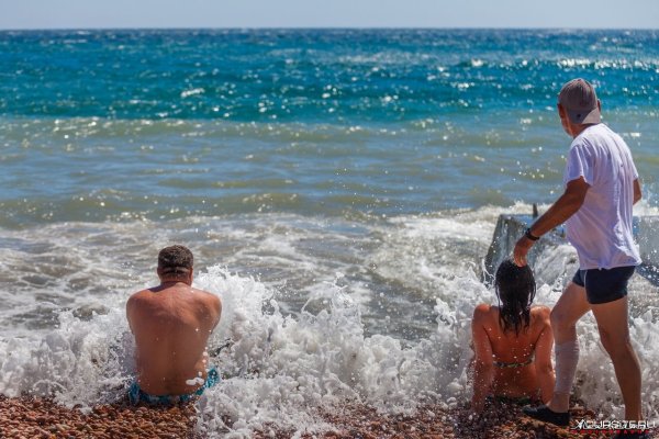 Черное море пляж люди