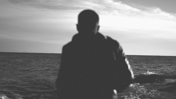 Мужчина со спины