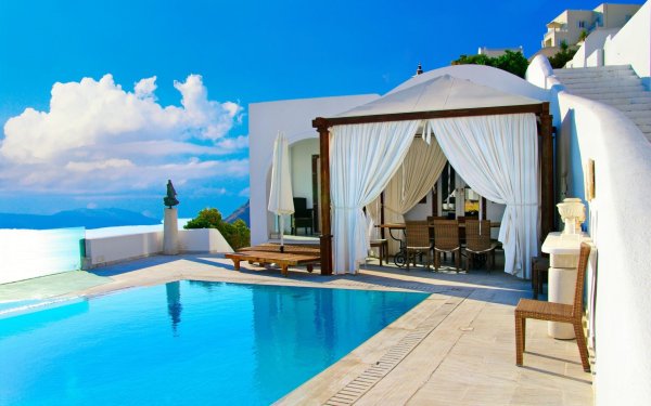 Белая вилла вид на море