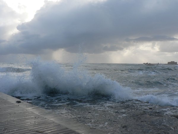 Дождь на море