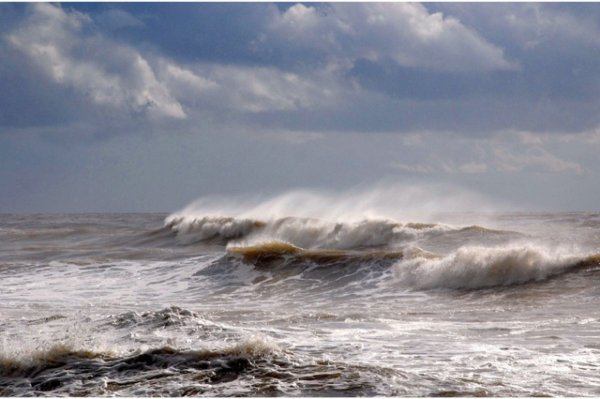 Средиземное море шторм