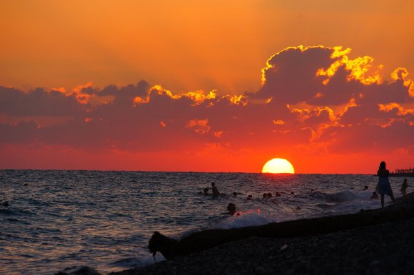 Закат на черном море в Сочи