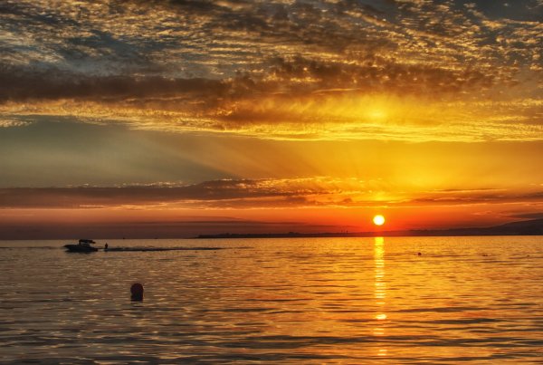 Закат на черном море