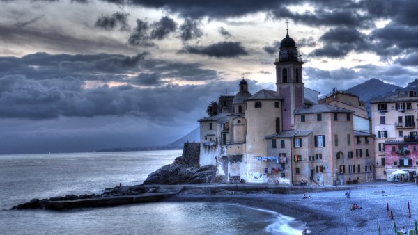 Прибрежный город