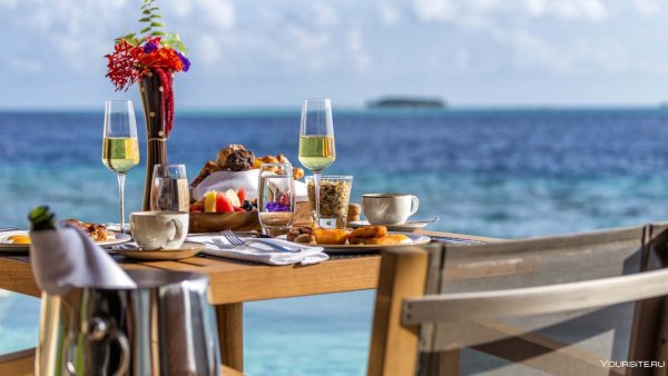 Завтрак с видом на море