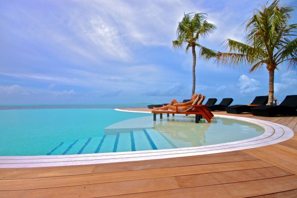 Бассейн пляж