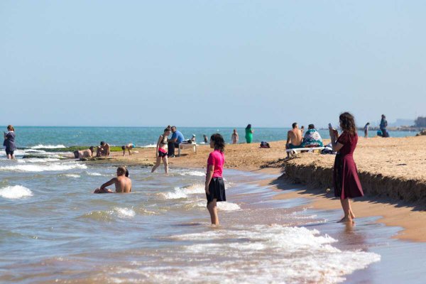 Берег Каспийского моря Дербент