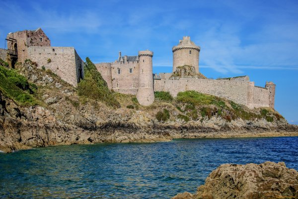 Шотландия берег моря шторм
