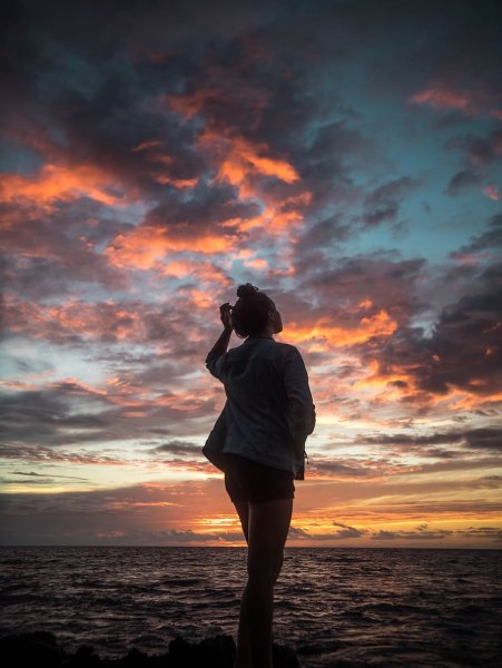 Девушка на закате