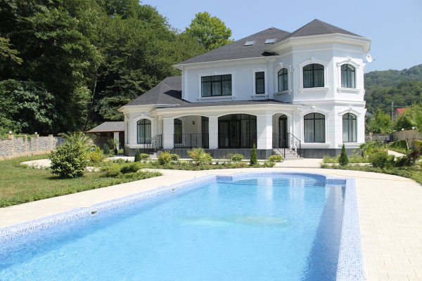 Коттедж на море с бассейном