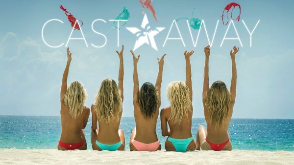 Рояль в волнах моря