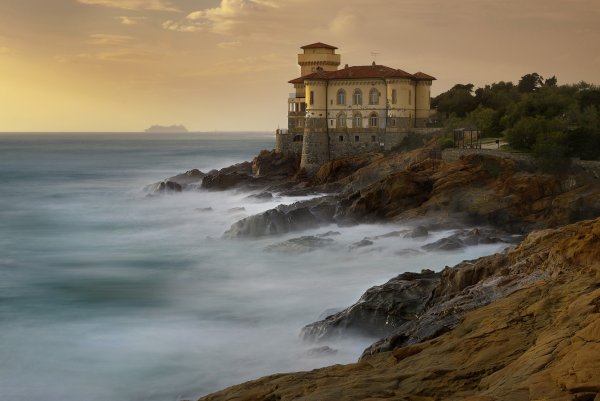 Замок у моря в Ливорно