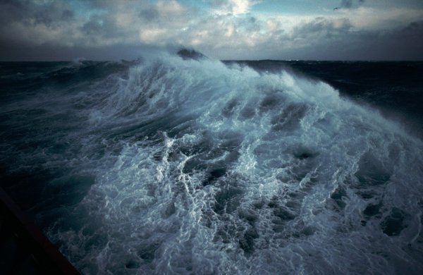 Южный океан шторм