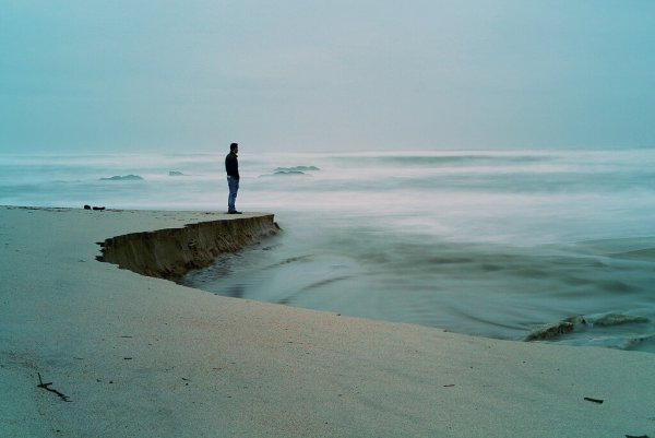 Одиночество на берегу моря