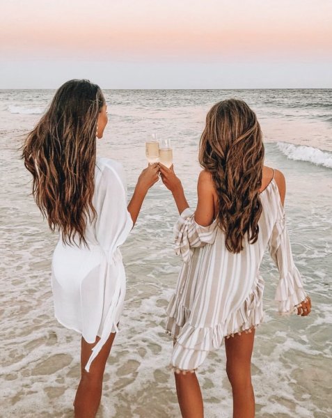 Красивые подруги