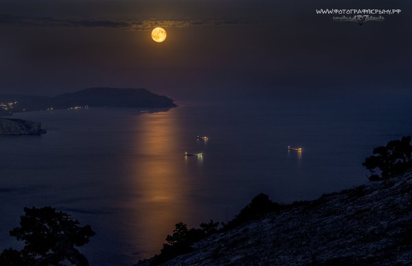 Вечер на море