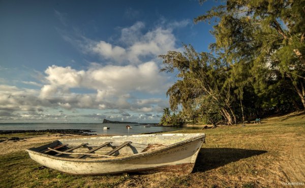 Рыбацкая лодка